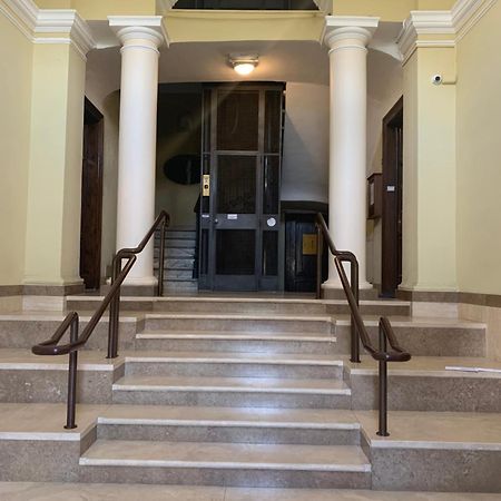 Colosseo Luxe Apartment In The Center Of Рим Экстерьер фото