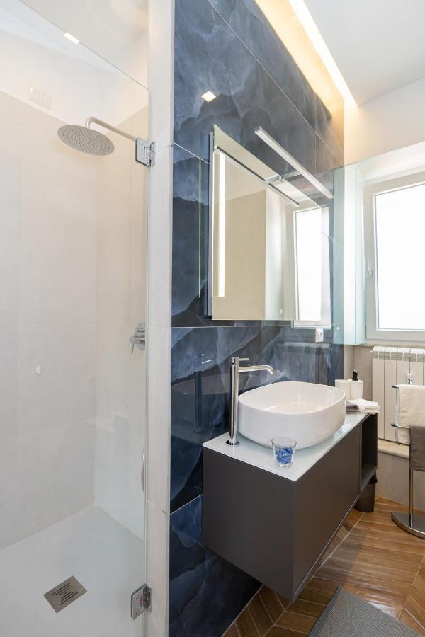 Colosseo Luxe Apartment In The Center Of Рим Экстерьер фото