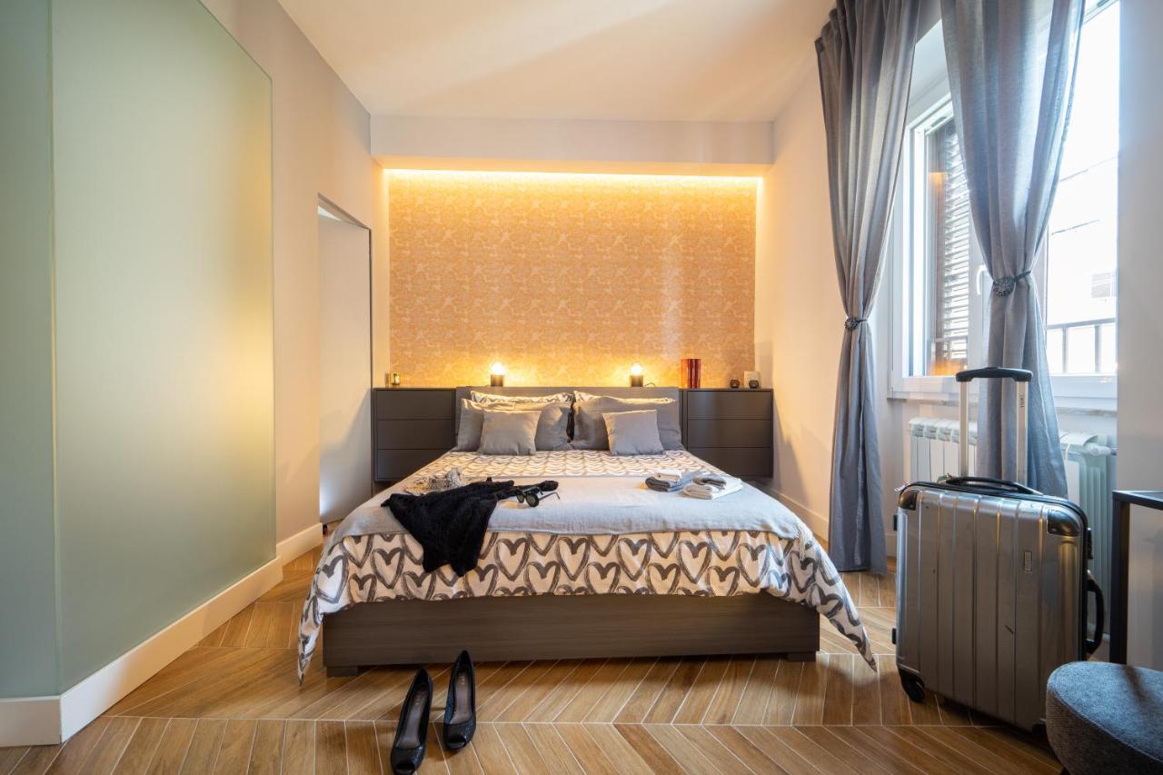 Colosseo Luxe Apartment In The Center Of Рим Экстерьер фото