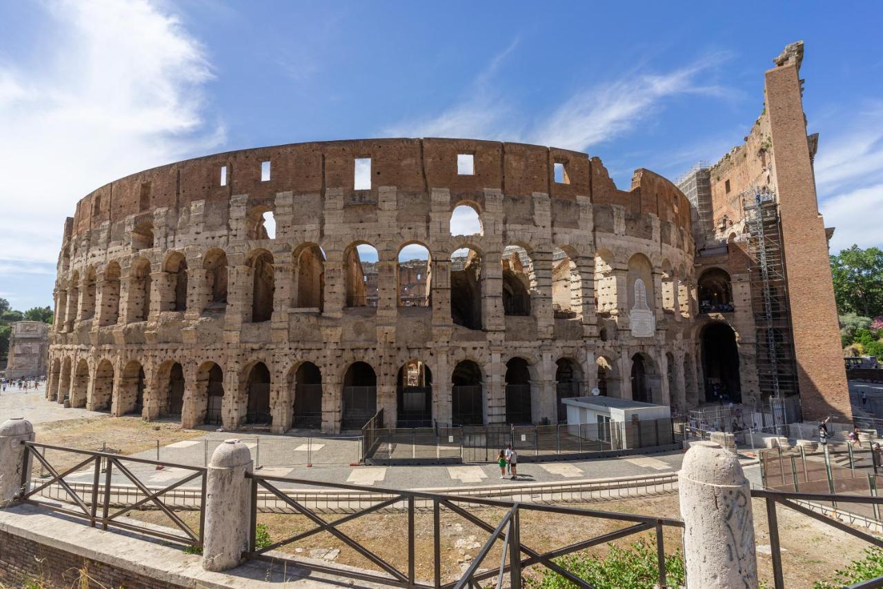 Colosseo Luxe Apartment In The Center Of Рим Экстерьер фото